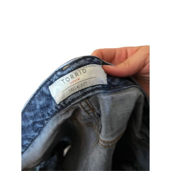 Torrid Jeans Shorts - Picture 5 of 6